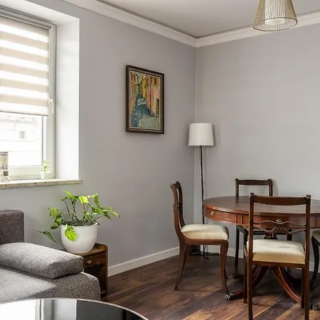 Apartment Rentplanet - Apartament Komuny Paryskiej *