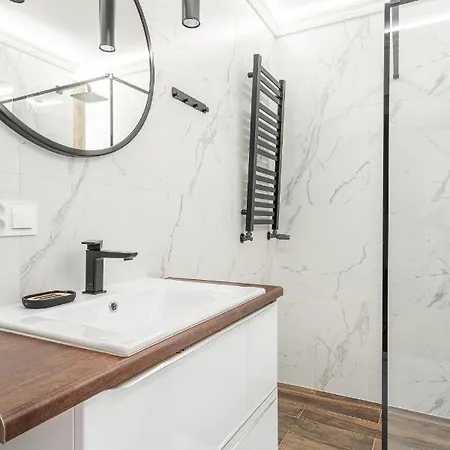 Rentplanet - Apartament Komuny Paryskiej Breslavia